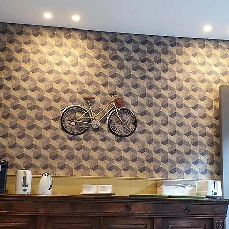 The Newport - Incl 3h Wellness & Use Ebikes & Breakfast Bed & Breakfast *