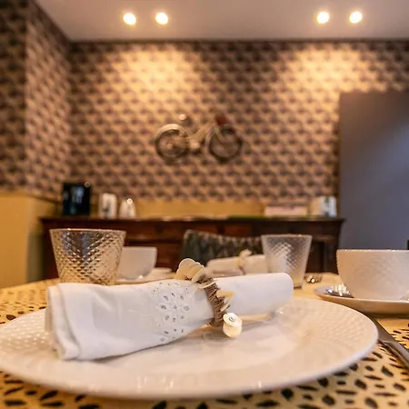 The Newport - Incl 3h Wellness & Use Ebikes & Breakfast *